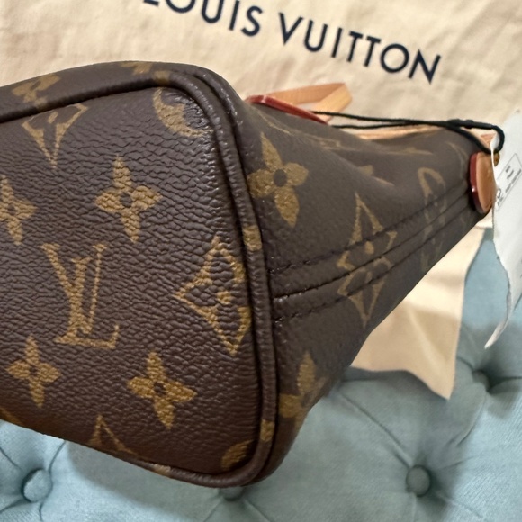 Louis Vuitton Neverfull BB, Monogram, Coated Canvas w/ Dust Bag - Picture 4 of 16